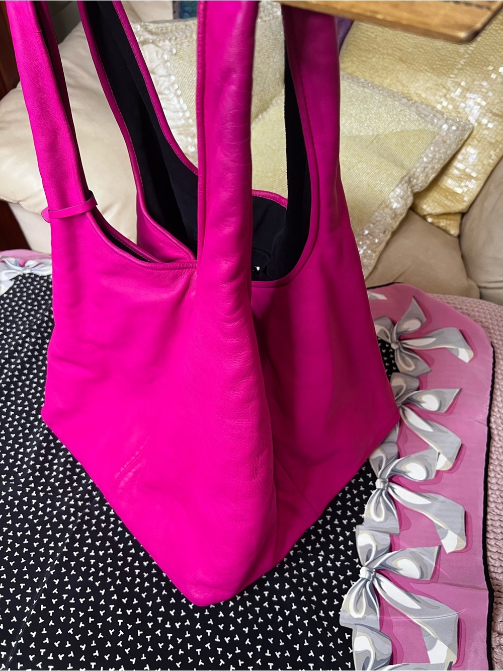 LOEWE Hobo Callie Lock Lambskin Tote Handbag - Picture 4 of 17